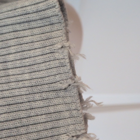 FATE Distressed Sweater - Picture 4 of 10